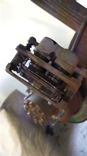 Massive Brake Failure – Pads Fell Out, Caliper Destroyed!