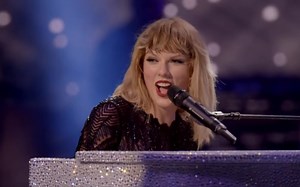 Taylor Swift - All Too Well (Live HD at Super Saturday Night, Houston TX)