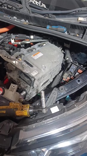 Toyota Voxy Main Fuse Replacement Guide