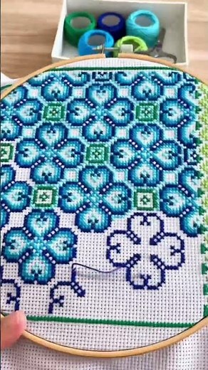 Easy cross stitch flower design