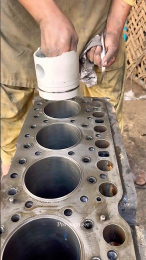 Engine Piston Gap Checking skills #automobile #mechanic #tools #youtubeshorts