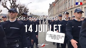 [À VOUS DE DÉFILER] Avant le confinement, les élèves gardiens de la paix et cadets se sont entraînés à l’école de police de Périgueux pour le défilé du 14 Juillet. Vous aussi, apprenez à marcher au pas avec cette vidéo en immersion dans les rangs de la police. https://www.youtube.com/watch?v=ylxJorh9nWQ | Police Nationale