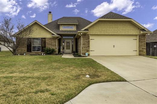1836 Town Creek Cir, Weatherford, TX 76086 - MLS 21197535 - Coldwell Banker