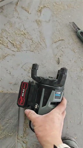 High-intensity, drop-resistant spirit level; spirit levels don't have to be expensive.