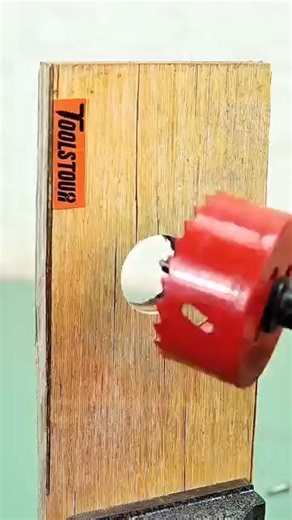 4.6K views · 12 reactions | Genius Hack: Turn a Plastic Bottle into a Chalk Line Tool! #toolstour #shortvideo #viralvideo #shorts #trendingvideo #realvideo #viral #tip #tips #lifehack #lifehack #stye #reels #shorts #wood #woodworking #handmade #design #art #woodwork #carpenter #woodart #interiordesign #homedecor #furniture #home #diy #decor #carpentry #ToolTips3 #tool_tips #tooltips #tools | Short video | Facebook