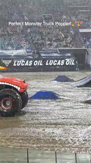 Perfect Monster Truck Popper! 🎉🎉 #monsterjam #monstertruck #monstertrucks #truck #cars