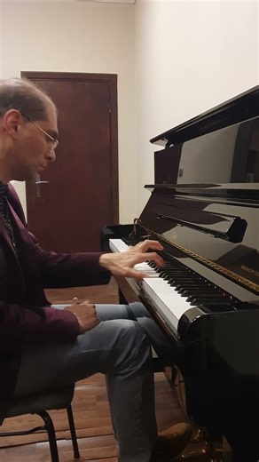 Shwan Sebastian plays CPE Bach's Solfeggietto (Extreme Speed)