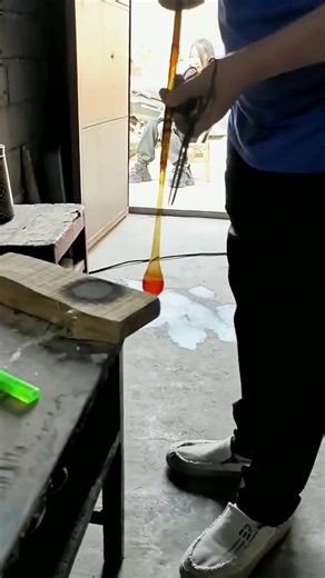 Blowing Glass Tube – Shaping Process