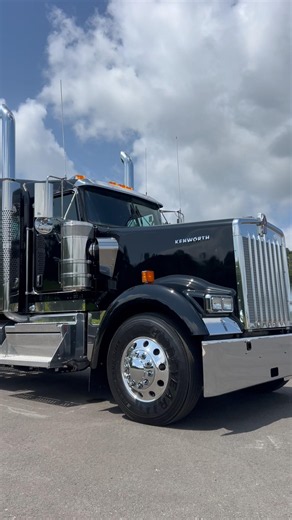 Brand New Kenworth W900L Startup 🔊🦾 #kenworth #truck #kw #semi