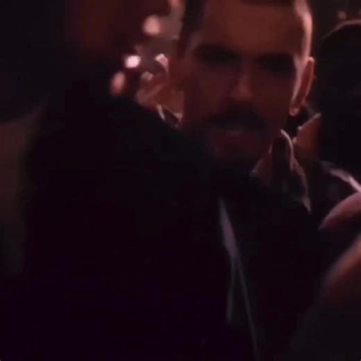 Felling like Rap Rock today HOUSE OF PAIN — “JUMP AROUND” That explosive 90s energy that hits like pure adrenaline. ⚡🔥 The moment the beat drops, Jump Around turns any room into chaos. High energy, raw attitude, and the kind of rhythm that instantly gets the crowd moving. At its core, it’s hip-hop — but the spirit is pure rock: loud, rebellious, and impossible to ignore. It carries the same attitude that fueled the grunge and alternative scenes of the 90s. Decades later, the track still ignites