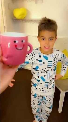 طلبت من خلودة يتحول لأشياء😲تحول لفنجان🤣