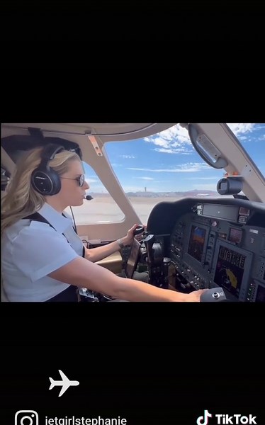 jetgirlstephanie (@jetgirlstephanie)’s videos with Fly Like an Eagle - Seal