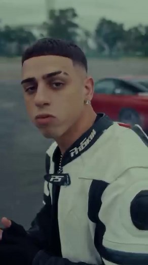 TÍRAME UN FOTO, QUE SE VEA 🤳📸🥵🥵 Mañana sale el remix de “Una foto” de @mesita ¡con @tiagopzk @nicki.nicole y @emiliamernes! 💖💣💥🔥🔥 ¿Lo están esperando? | Tu Música Hoy