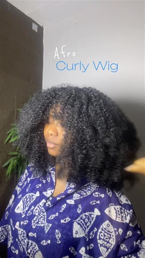 Je vous laisse deviner le prix de cette wig jusqu’à demain 21:30 La première qui trouve aura une AFROCURLYWIG ⭐️Gratuite⭐️ À vos claviers 💋#syntheticwig #perruqueafricurly #afrocurly