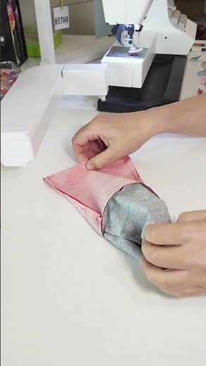 How to sew a drawstring bag with lining #sewingtutorial #howto #sewing #bagmaking #sewingprojects