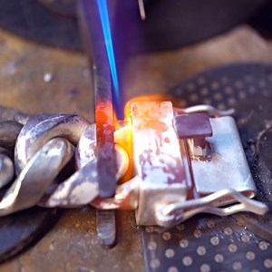 710K views · 4.1K reactions | Making A Silver Cuban Bracelet with Help Of Car | DIY & Crafts | Facebook