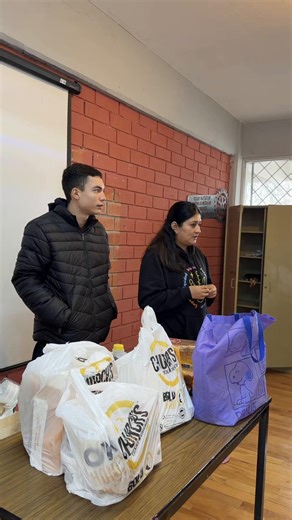 Queremos agradecer de corazón a @aldoballina5 🤍 por su generosidad al donar para que Samuel pudiera compartir pollo Church’s junto con sus compañeros 🍗✨. Gracias por ver nuestros videos, por apoyar y por sumar con acciones que hacen una gran diferencia 🙌🏽. Esperamos que sigas disfrutando de nuestro contenido y siendo parte de esta comunidad que cree en la inclusión y el respeto 💙🌈.#CapCut