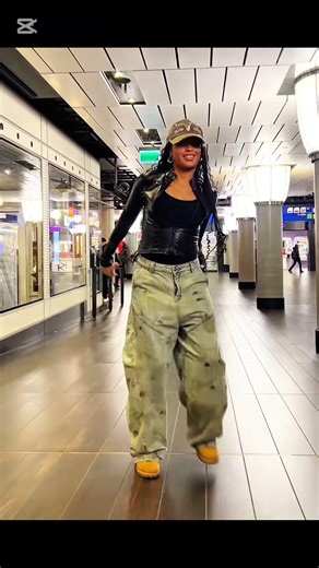 Bizzy Body x Zenzele making sure no beat missed🤔😳#blockstepvibesdance#blockstepvibes#streetdance🔥