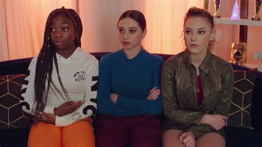 Almost Never S02:E07 - Christmas Special Part One: The Homecoming