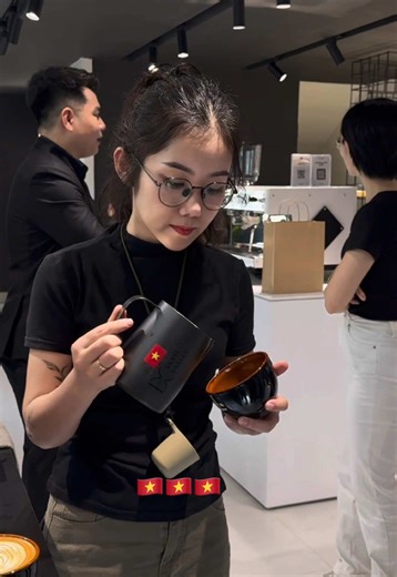 Wing rose🌹 #dhclatteartist #latteart #latte #baristalife #barista #wings #rose