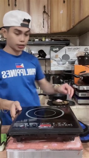 (Chef Natoy) Induction Cooker Touch Screen Multifunctional the Circle Chargeable stove High Power 2200W Energy-Saving Induction Cooker220V Kitchen Appliances Kitchen Essential Cooker Electric Stove Multifunctional Cooker Electric Cooker BBQ HOTPOT