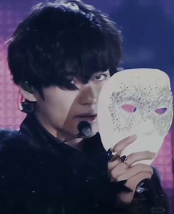 me and this singularity performance like this 🤞🏼 #bts #btsarmy #edit #thvvtan #bts_official_bighit #taehyung #v #fyp #btsedit #thv #taehyung #singularity #viral #tiktokponmeenparati #fypシ゚viral #viralvideo #korean #videostarpro @TikTok @BTS