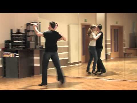 Quickstep Chassee-Linksdrehung