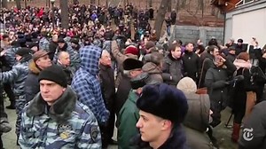 Thousands Mourn Nemtsov in Moscow