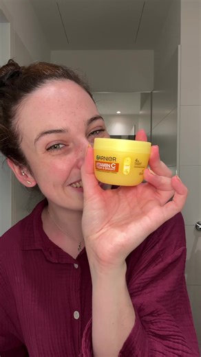 Let’s get ready mit der neuen @garnierdeutschland Sorbet Creme! 🧡 Vorher ging’s an die Routine: Erst den Vitamin C Cleanser, dann das passende Serum dazu – für extra Glow und frische Haut ✨ Heute dürfen wir die Sorbet Creme auf einem Event noch näher kennenlernen und ich nehm Euch natürlich mit ✨ Wer liebt auch so sehr Skincare? 🥰✨ #dmliebe