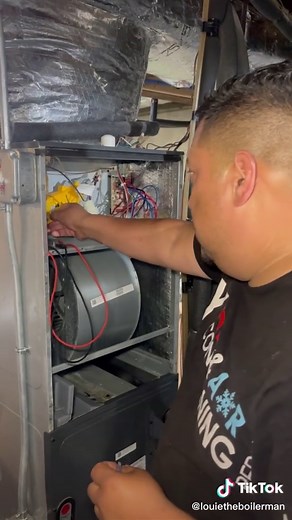 How to Find an AC Problem... #acrepair #airconditioner #airconditioning #HVAC #hvaclife #PLUMBER#fyp #PLUMBING #PLUMBERS #hvacgang #hvactech #wxyz
