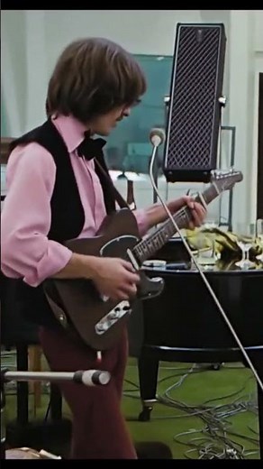 The Beatles rehearsing Something at Apple Studios in January 1969. #TheBeatles #60smusic