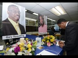 Holness visits The Gleaner to sympathise, pay tribute to deceased journalists
