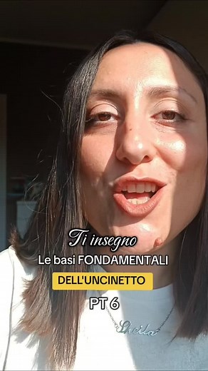 💾 TUTORIAL UNCINETTO: maglia alta a VELOCITÀ LENTA ✔️ "Sapevo fare veramente pochissimo, catenella e maglia bassa. Mi sento un po' più sicura, conosco i punti base compresi aumenti e riduzioni, e finalmente sono più comprensibili i simboli degli schemi!" scrive Claudia dopo il corso insieme! ✨ Se anche tu sai fare pochissimo all'uncinetto e desideri impararlo partendo dalle BASI FONDAMENTALI 🗨️ commenta CUORE DI LOTO per sentirti più sicura! ⚠️ APPROFITTA DELLA PROMO IMPERDIBILE VALIDA SOLO FI