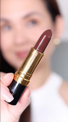 Revlon Rumberry #804 is the new It Girl! Lipstick Swatch #revlonlipstick