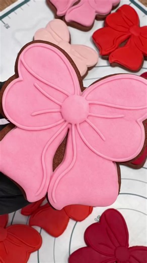 The Meaning Behind Different Bow Styles