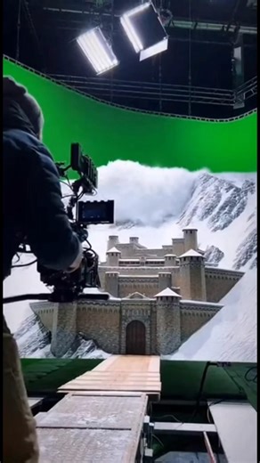 How They Engineered the Snow Collapse Inside the Fortress –inception Miniature Set BTS