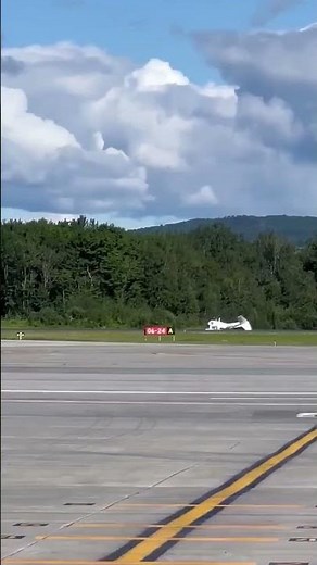 Cessna 152 Crashes in Quebec City Airport at Takeoff