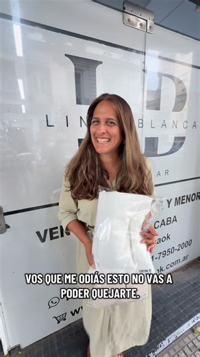 Linea Blanca on Instagram: "Cortinas de baño de gasa 100% algodón ✨ Livianas, suaves y con caída natural 🤍 Medida 1.80 x 1.80 Con tiritas para barral (súper fáciles de colgar) Transformá tu baño en un espacio simple, cálido y con onda ✨ Ideales si te gusta lo natural, lo minimal y lo atemporal. 🛒 Conseguílas en nuestra web 🔎 Buscalas como Berlín #Baño #deco #blanqueria #casa"