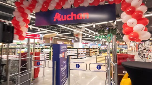 Am deschis noul magazin Auchan Exigent Plaza (Bld. Timișoara, nr. 14 A, sectorul 6, București)! Fă-ne o vizită și bucură-te de: - O ofertă variată de 10.000 produse alimentare și nealimentare, toate la prețuri accesibile; - Servicii extinse pentru o experiență completă de cumpărături; - Facilități pentru persoanele cu dizabilități, fiind al treilea magazin Auchan cu aceste opțiuni; - Inițiative de sustenabilitate care permit clienților să participe activ în acțiuni de reciclare și protejare a me