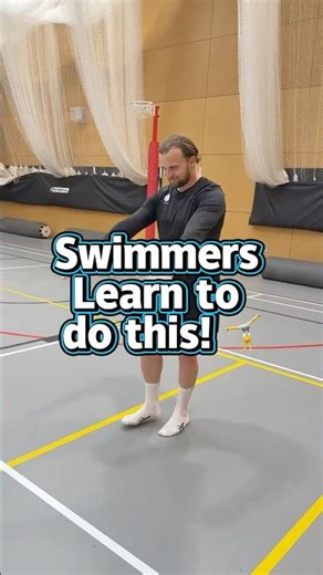 Swimmers, learn this skill 🤸