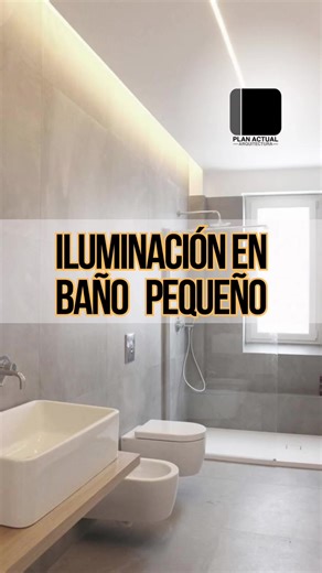 5 formas de iluminar un baño pequeño 💡 1️⃣ Luz general en el techo Coloca una luz principal que ilumine todo el espacio de manera uniforme. 2️⃣ Iluminación indirecta Usa una tira LED oculta en el techo o detrás de algún elemento para crear una luz suave y agradable. 3️⃣ Iluminación en el espejo Coloca luz detrás del espejo o arriba para iluminar bien el rostro. 4️⃣ Luz debajo del mueble del lavamanos Aporta un efecto moderno y ayuda a que el baño se vea más amplio. 5️⃣ Iluminación en nichos o e