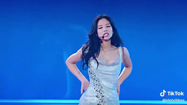 Jennie from BLACKPINK: 4K Twixtor Video Compilation