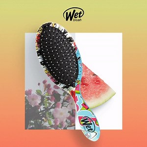 Even when working from home, our hair deserves to be the best it can be! 💖 The Wet Brush Original Detangler is a cult favorite for painless detangling. Everyday calls for better, healthier hair. 🙌🏼 Find us online on Lazada at https://bit.ly/2xAwqMl #WetBrush #WetBrushPH #UntangleTheDifference #HealthyHair #Brush #Hairbrush #Haircare | Wet Brush Philippines