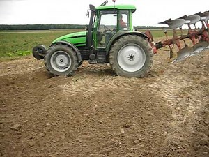 DEUTZ FAHR AGROPLUS 100