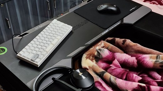 Nerdytec Couchmaster Cycon 2 lap desk review: Couch gaming made comfortable!