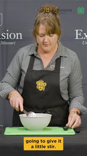 Fresh, fruity and fun! Watch how to whip up this easy Pear Party Salsa using in-season fall produce of pear, apple, kiwi and orange tossed in honey and lemon juice for a sweet-tangy twist. Perfect with cinnamon graham crackers. Tag someone who needs a fresh idea for their next get-together. Recipe in comments⤵️ #FruitSalsa #HealthySnacks #EasyRecipes #FallFlavors #SnackHack #NoBakeRecipe #ExtendMU | MU Extension in Putnam County