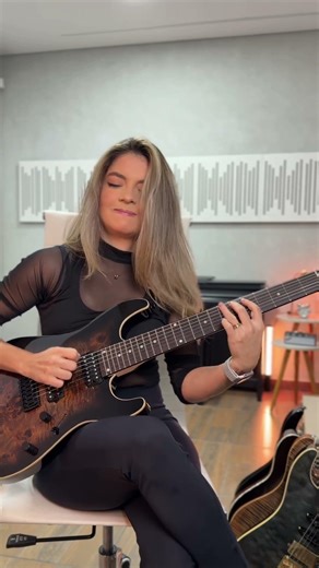 Marco Sfogli - Shifting Sands @seiziguitars - Raijin Seven #guitargirl #seiziguitars