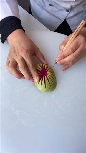 These radish flowers are so beautiful! #knifework #master #technique