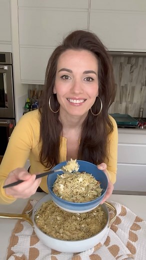 Stella Drivas 🇬🇷🇺🇸 on Instagram: "COMMENT ‘RECIPE’ to receive a direct link to this recipe in your DMs inbox ✨ This CREAMY ZUCCHINI ORZO is a one pan wonder. We love adding chicken or fish to it. Full recipe is on my site: https://hungryhappens.net/one-pan-creamy-lemon-feta-zucchini-orzo/ Καλή Όρεξη 🇬🇷 💙Stella"
