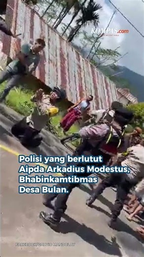 Police Kneel, Pleading with Two Groups of Manggarai Residents Not to Clash